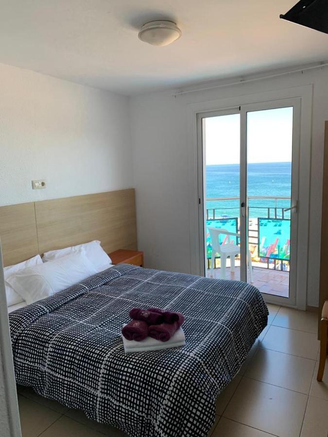 Hostal Lloret Playa โยเรตเดมาร์ ภายนอก รูปภาพ