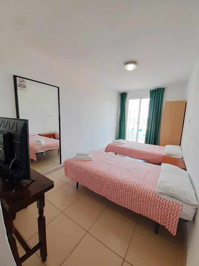 Hostal Lloret Playa โยเรตเดมาร์ ภายนอก รูปภาพ