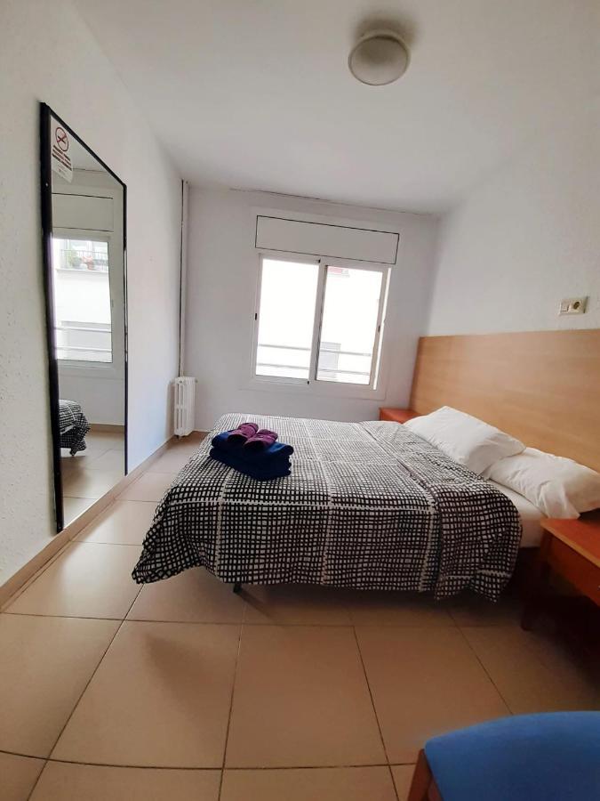 Hostal Lloret Playa โยเรตเดมาร์ ภายนอก รูปภาพ