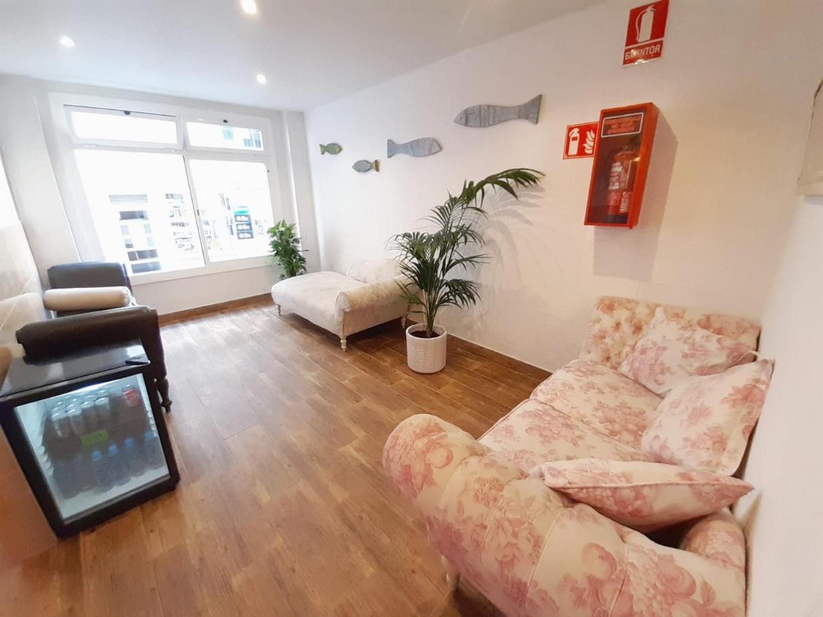 Hostal Lloret Playa โยเรตเดมาร์ ภายนอก รูปภาพ